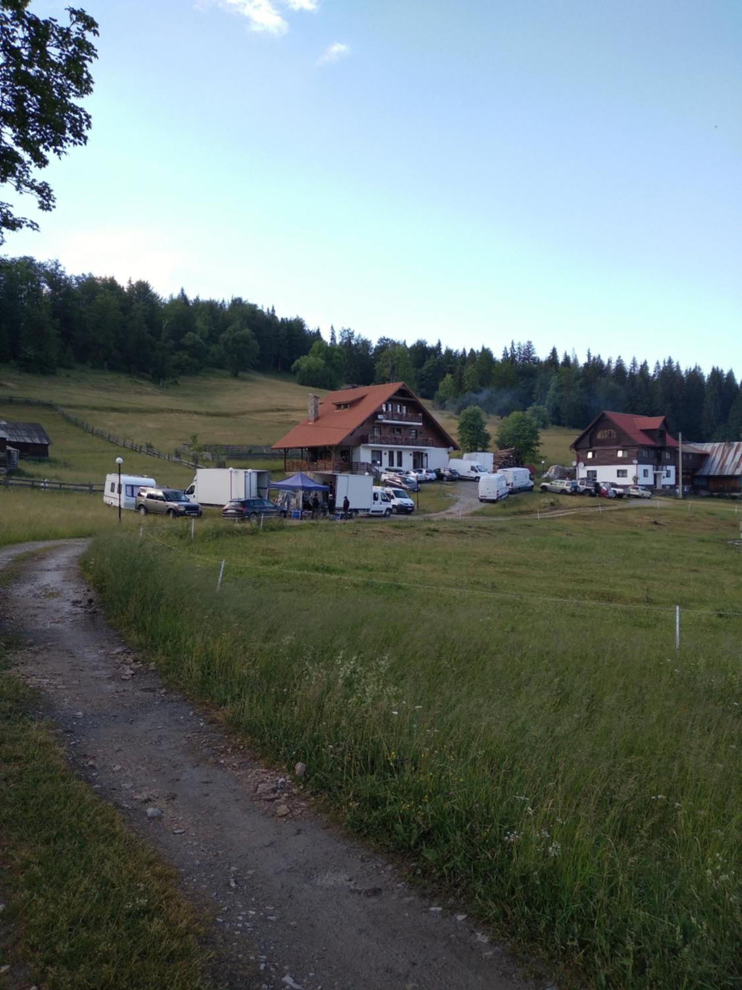 Pensiunea Scarisoara Ghetari Extérieur photo